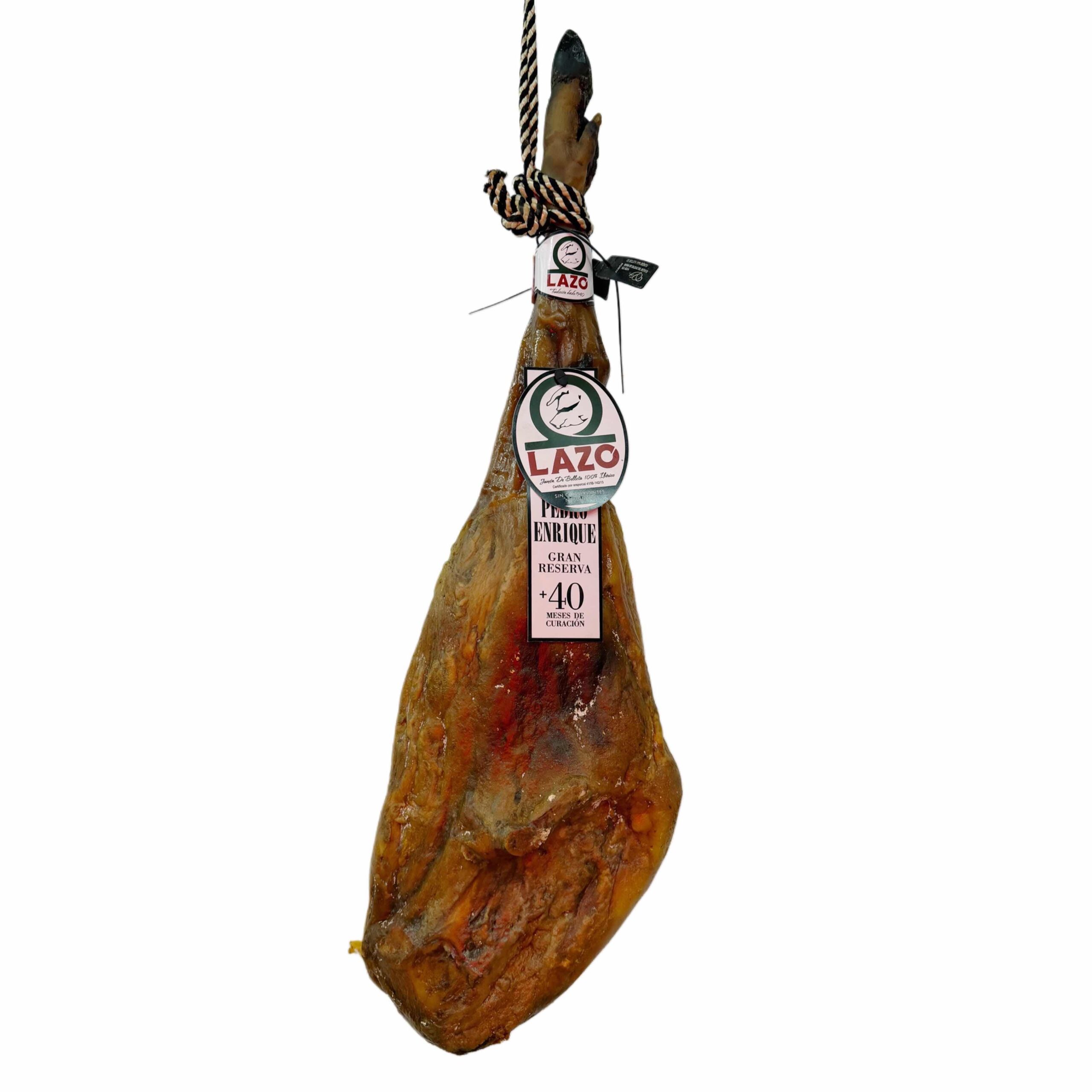 pieza entera de jamón bellota 100% ibérico pedro enrique lazo mostrando sus 40 meses de curación